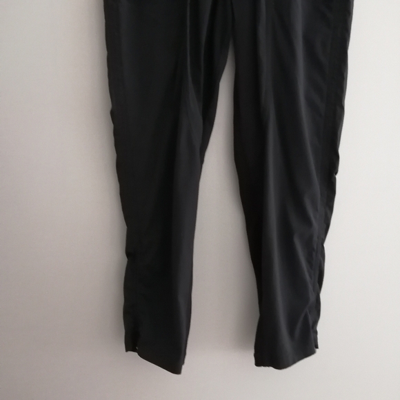 Lululemon Dance Studio Crop 25" Pants in Black with Cinchable Hems 2 - Picture 7 of 16